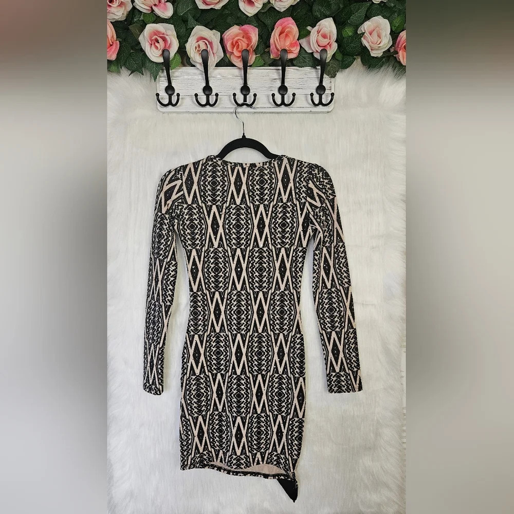 Seduction Geometric Bodycon Asymmetrical Dress w/ Velvet Accent - Picture 3 of 7